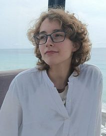 Женя Новикова